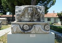 Le site archéologique de Milet en Anatolie. Frise au musée de Milet. Cliquer pour agrandir l'image dans Adobe Stock (nouvel onglet).