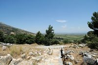 Le site archéologique de Priène en Anatolie. La plaine alluviale du Méandre vue depuis la cité. Cliquer pour agrandir l'image dans Adobe Stock (nouvel onglet).