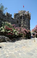 Le château Saint-Pierre à Bodrum en Anatolie. La tour du port. Cliquer pour agrandir l'image dans Adobe Stock (nouvel onglet).
