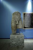 Le site de Didymes en Anatolie. Statue de kouros de la Voie sacrée au musée de Milet. Cliquer pour agrandir l'image.