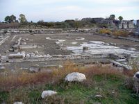 Le site archéologique de Milet en Anatolie. Le Delphinion (auteur QuarlierLatin1968). Cliquer pour agrandir l'image.