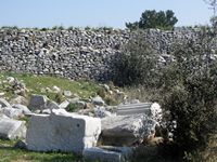 Le site archéologique de Priène en Anatolie. Les murailles de la cité (auteur Thérèse Gaigé). Cliquer pour agrandir l'image.