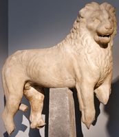 Le mausolée du roi Mausole à Halicarnasse (Bodrum) en Anatolie. Lion (British Museum) (auteur Marie Lan N'Guyen). Cliquer pour agrandir l'image.