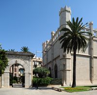 Palma de Majorque à l'ouest du Born. La Loge des Marchands ou Lonja. Cliquer pour agrandir l'image dans Adobe Stock (nouvel onglet).