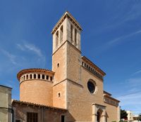 Il villaggio di Calonge a Maiorca - Chiesa di San Michele. Clicca per ingrandire l'immagine in Adobe Stock (nuova unghia).