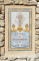 La finca Els Calderers de Sant Joan à Majorque. Carreaux de faïence du portail d'entrée. Cliquer pour agrandir l'image dans Adobe Stock (nouvel onglet).