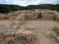 La isla de Cabrera en Mallorca - Ruinas de los cuarteles de los prisioneros franceses. Haga clic para ampliar la imagen.