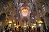A catedral de Palma de Maiorca - Naves. Clicar para ampliar a imagem.