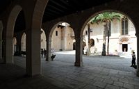 O palácio da Almudaina em Palma de Maiorca - Praça de Armas. Clicar para ampliar a imagem.