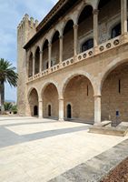 Le palais de l'Almudaina à Palma de Majorque. Arcade de la Mer. Cliquer pour agrandir l'image.
