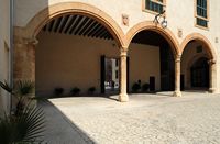 Le quartier de la cathédrale de Palma de Majorque. Palais épiscopal. Cliquer pour agrandir l'image.