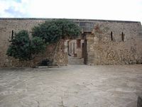 The village of Cala d'Or in Majorca - The fort (author Mmoyaq). Click to enlarge the image.