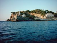 Le village de Port de Sóller à Majorque. Phare. Cliquer pour agrandir l'image.