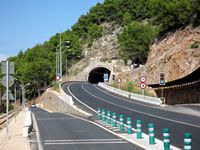 Het dorp Port de Sóller in Majorca - Tunnel van Sa Mola- Klikken om het beeld te vergroten