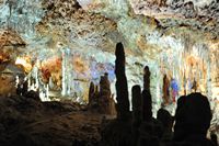 Le grotte degli Arpione (Hams) a Maiorca - Il cimitero delle fate. Clicca per ingrandire l'immagine.