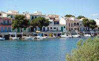 Il villaggio di Portocolom a Maiorca - Il porto di pesca (autore Sigismund von Dobschütz). Clicca per ingrandire l'immagine.