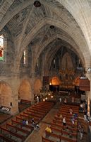 A cidade de Alcúdia em Maiorca - A nave da igreja de São Tiago. Clicar para ampliar a imagem.