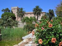 El pueblo de Andratx en Mallorca - Castillo. Haga clic para ampliar la imagen.