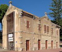 A cidade de Artà em Maiorca - A antiga estação da estrada de ferro (autor Olaf Tausch). Clicar para ampliar a imagem.