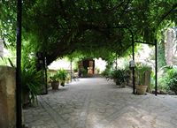 Die Gärten von Alfàbia in Mallorca - Eingang des Herrenhauses. Klicken, um das Bild zu vergrößern.
