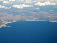 La ville de Campos à Majorque. La baie de sa Ràpita et la côte de Campos vue d'avion (auteur Olaf Tausch). Cliquer pour agrandir l'image.