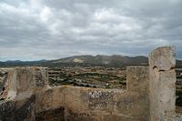 O castelo de Capdepera em Maiorca - A vista do muro noroeste. Clicar para ampliar a imagem.