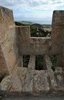 Le château de Capdepera à Majorque. Un mâchicoulis. Cliquer pour agrandir l'image.