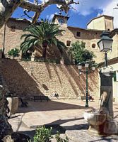 Stadt Fornalutx Mallorca - Plaça Espanya. Klicken, um das Bild zu vergrößern.