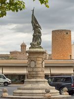 A cidade de Llucmajor em Maiorca - Monumento da batalha Llucmajor (autor Antoni Salvà). Clicar para ampliar a imagem.