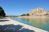 De stad Palma van Majorca - Het kunstmatige meer van het Park van de Zee. Klikken om het beeld te vergroten.