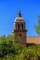 Het dorp Randa in Majorca - De klokketoren van de kerk (auteur Andreas Weinrich). Klikken om het beeld te vergroten in Flickr (nieuwe tab).