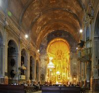 City Porreres Mallorca - The nave of the church of Notre-Dame (author Tramuntanauta). Click to enlarge the image in Flickr (new tab).