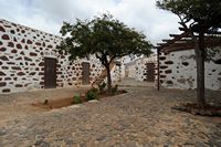 Das Dorf Tefía Fuerteventura. Die Alcogida, Haus No. 7. Klicken, um das Bild in Adobe Stock zu vergrößern (neue Nagelritze).