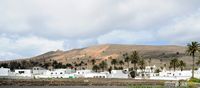 A cidade de Haría em Lanzarote. O vale das palmas. Clicar para ampliar a imagem em Adobe Stock (novo guia).