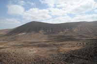 Die Stadt La Oliva in Fuerteventura. Die Landschaftsschutz Vallebron. Klicken, um das Bild in Adobe Stock zu vergrößern (neue Nagelritze).
