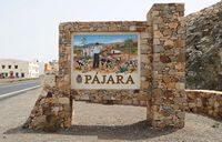 Die Stadt Pájara Fuerteventura. Fliesen am Eingang zur Stadt. Klicken, um das Bild in Adobe Stock zu vergrößern (neue Nagelritze).