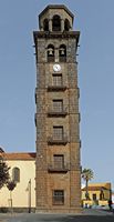 Die Stadt San Cristóbal de la Laguna auf Teneriffa. Glockenturm, Iglesia de la Concepción. Klicken, um das Bild in Adobe Stock zu vergrößern (neue Nagelritze).