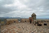 Het kasteel van Sint-Barbara in Teguise in Lanzarote. Het platform en een uitkijktoren. Klikken om het beeld te vergroten in Adobe Stock (nieuwe tab).