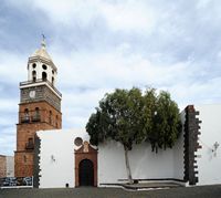 La città di Teguise a Lanzarote. La Chiesa di Nostra Signora di Guadalupe. Clicca per ingrandire l'immagine in Adobe Stock (nuova unghia).