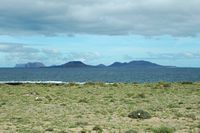 Il parco naturale del Archipiélago Chinijo a Lanzarote. L'arcipelago Chinijo visto da La Caleta de Famara. Clicca per ingrandire l'immagine.