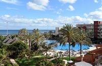A aldeia de Caleta de Fuste em Fuerteventura. A piscina do hotel Elba Carlota. Clicar para ampliar a imagem.