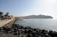 Le village de Gran Tarajal à Fuerteventura. La plage et le port. Cliquer pour agrandir l'image.