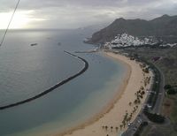 A aldeia de San Andrés em Tenerife. Playa de Las Teresitas. Clicar para ampliar a imagem.