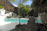 A aldeia de Tahíche em Lanzarote. A piscina no porão da casa de César Manrique. Clicar para ampliar a imagem.