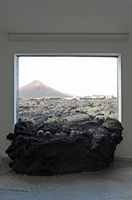 A aldeia de Tahíche em Lanzarote. Fluxo de lava de entrar na casa de César Manrique. Clicar para ampliar a imagem.