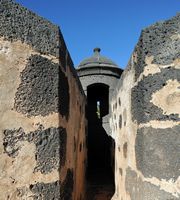 A cidade de Arrecife em Lanzarote. O castelo de São José. Torre de vigia. Clicar para ampliar a imagem.