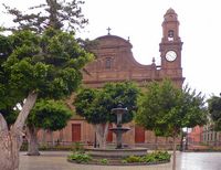De stad Gáldar in Gran Canaria. Kerk. Klikken om het beeld te vergroten.
