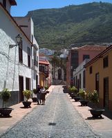 De stad Garachico in Tenerife. Steegje. Klikken om het beeld te vergroten.