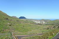 A cidade de Haría em Lanzarote. Ao pé da La Atalaya, visto a partir do ponto de vista de Haría. Clicar para ampliar a imagem.