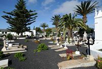 De stad Haría in Lanzarote. De begraafplaats. Klikken om het beeld te vergroten.